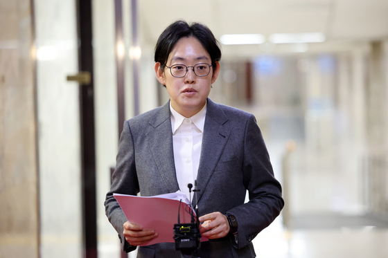 조지연 국민의힘 의원이 21일 서울 여의도 국회에서 지방선거총괄기획단 제4차 전체회의 결과 브리핑을 하고 있다. 뉴스1