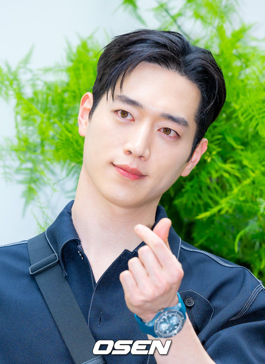 [OSEN=민경훈 기자] 배우 서강준이 23일 오후 서울 강남구 가로수길의 한 갤러리에서 열린패션 브랜드 포토콜 행사에 참석했다.한편, 서강준은 최근 종영한 드라마 '언더커버 하이스쿨'에서 국정원 에이스 요원 정해성 역을 맡아 열연을 펼쳤다.배우 서강준이 입장하며 포즈를 취하고 있다. 2025.05.23 /rumi@osen.co.kr