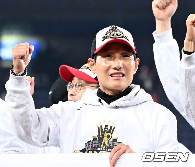 [OSEN=이대선 기자] LG 염경엽 감독 2025.10.31 /sunday@osen.co.kr