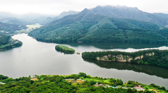 전남 화순군 동복댐으로 흘러드는 지류. 장정필 객원기자