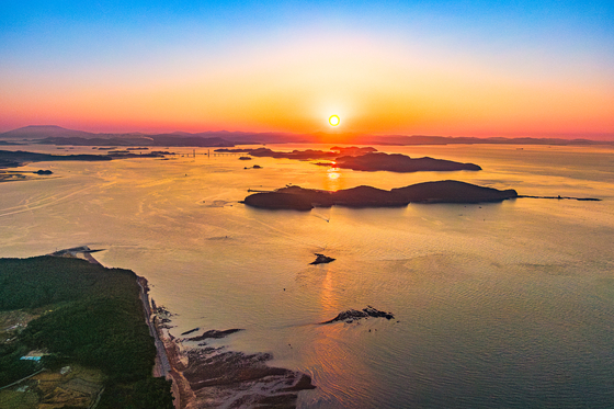 2027년 4월 3일부터 5월 30일가지 제1회 섬 비에날레가 열리는 충남 보령 원산도 전경. [사진 충남도]