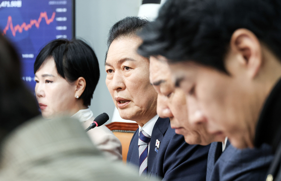 정청래 더불어민주당 대표가 21일 오전 국회에서 열린 최고위원회의에 참석해 발언하고 있다. 김성룡 기자