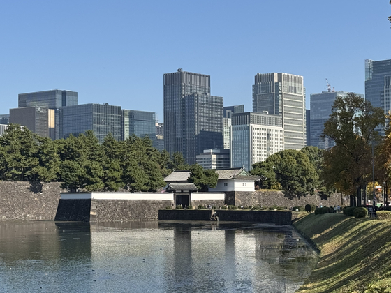 도쿄 왕궁(皇居)쪽에서 바라본 마루노우치 일대. 김현예 특파원