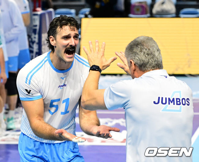 대한항공 점보스 카일 러셀, 헤난 달 조토 감독. /OSEN DB