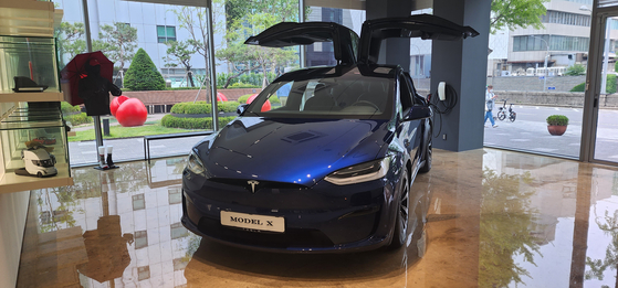 19일 서울 강남구에서 시승한 테슬라 모델X. 김민상 기자
