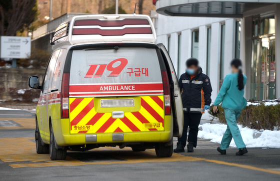 대전의 한 대학병원 응급실 앞에 환자를 이송한 119구급차가 대기하고 있다. 프리랜서 김성태