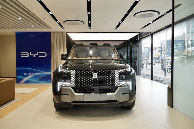 BYD Auto 송파전시장에서 특별 전시 중인 양왕 U8.