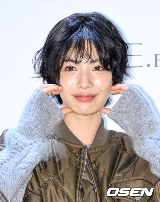 [OSEN=수원, 조은정 기자] 25일 스타필드 수원에서 'E.B.M(에디션바이미샤)' 오픈 기념 행사가 열렸다.이날 행사엔 배우 나나가 참석했다.나나가 포즈를 취하고 있다. 2025.10.25 /cej@osen.co.kr