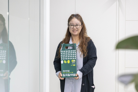 300g 진공포장으로 제작된 ‘프리미엄칠곡할매쌀’ 20팩 세트 모습. 사진 칠곡군