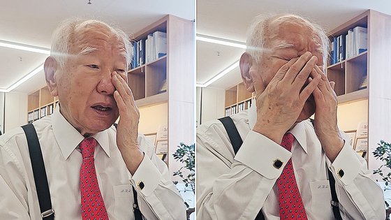 신동식 회장이 서울 종로구 사무실에서 진행된 인터뷰에서 눈물짓고 있는 모습. 정세희기자