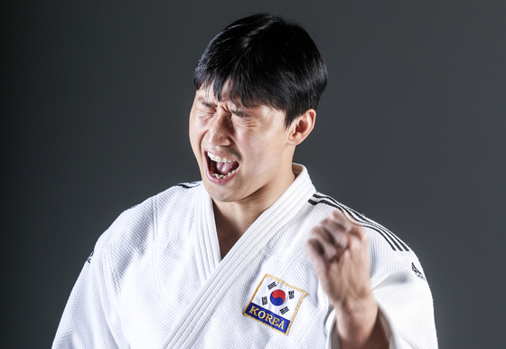 김민석은 청력이 점점 떨어지는 악조건 속에서도 도전을 멈추지 않고 있다. 김성룡 기자