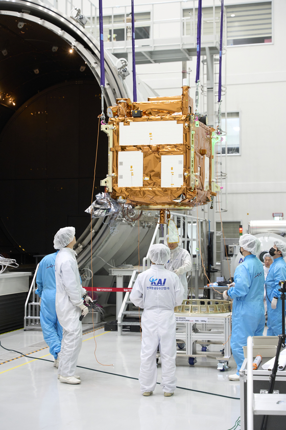 한국항공우주산업(KAI) 우주센터 차중위성 3호 제작현장. 사진 KAI       