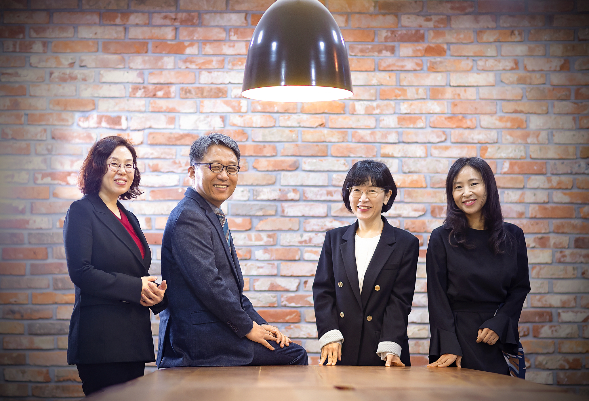 ▲경희사이버대학교 일반대학원 글로벌한국학 전임 교수진(사진=좌측부터 서진숙, 김지형, 방성원, 장미라 교수)