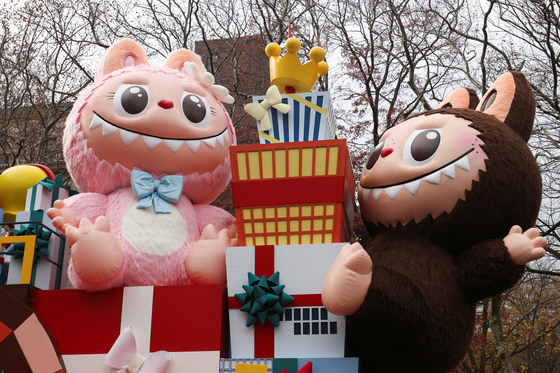  뉴욕 맨해튼 행사에 등장한 라부부 풍선. AP=연합뉴스