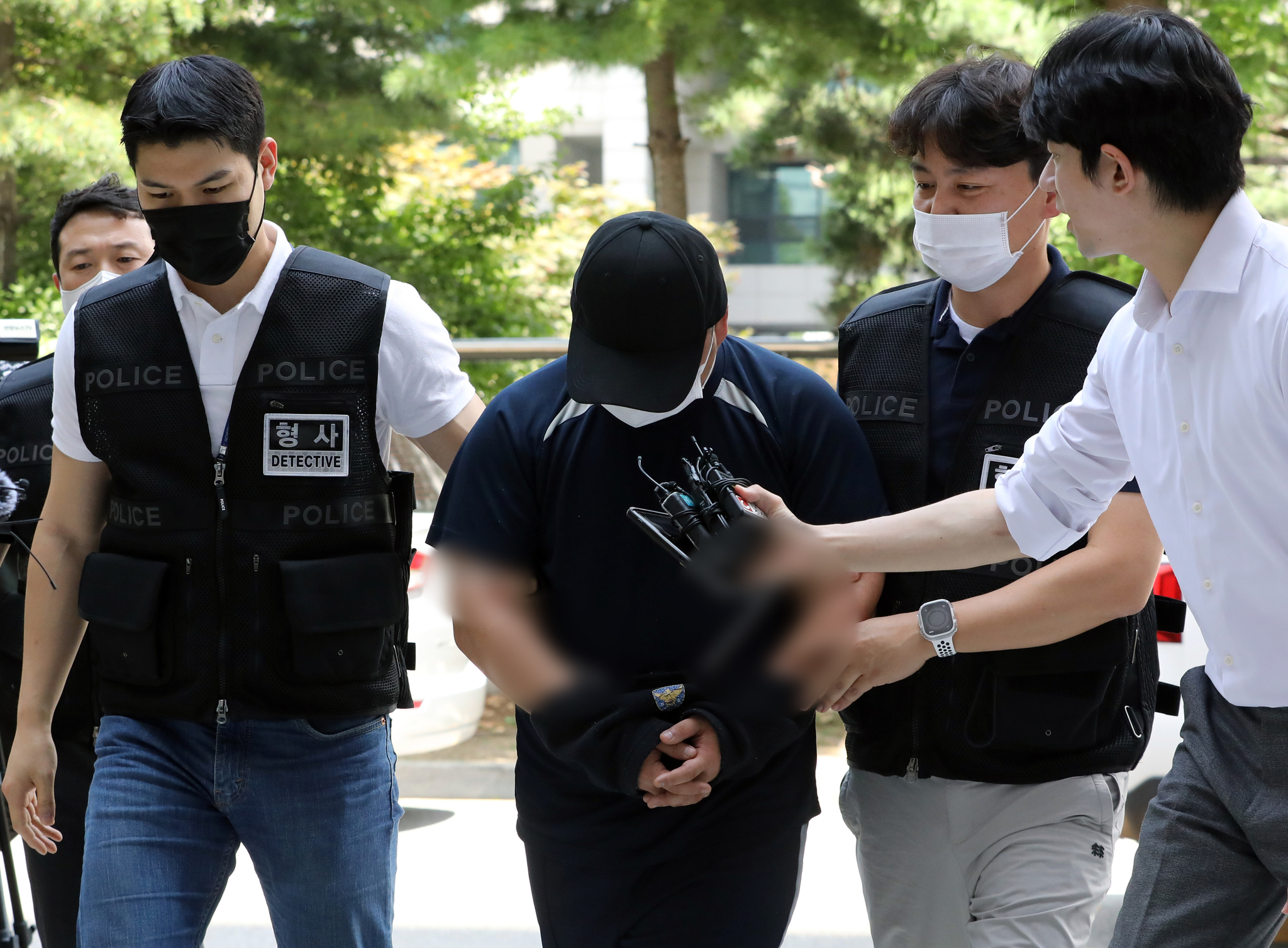 생후 2개월 된 아들을 때려 두개골 골절로 숨지게 한 혐의로 재판에 넘겨진 30대 아버지가 실형을 선고받고 법정구속됐다. 뉴스1