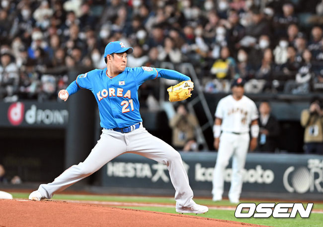 [OSEN=손용호 기자] 30일 일본 에스콘필드 홋카이도에서 ‘한일 드림 플레이어즈 게임’이 열렸다. 이 게임은 한국과 일본 프로야구를 대표했던 스타들이 총  출동해 양국의 우정을 이어간다.한국 선발 윤석민이 역투하고 있다./spjj@osen.co.kr