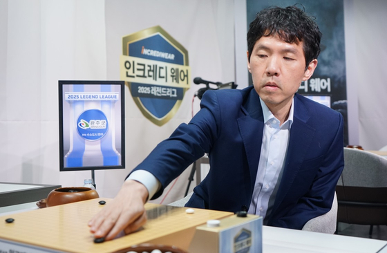 이창호 9단, 역대 최다승 타이기록 세워. 연합뉴스