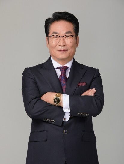 이상은 휴스템코리아 회장이 28일 사기, 유사수신행위법 위반 혐의 등으로 추가로 재판에 넘겨졌다. 휴스템코리아 홈페이지 캡쳐