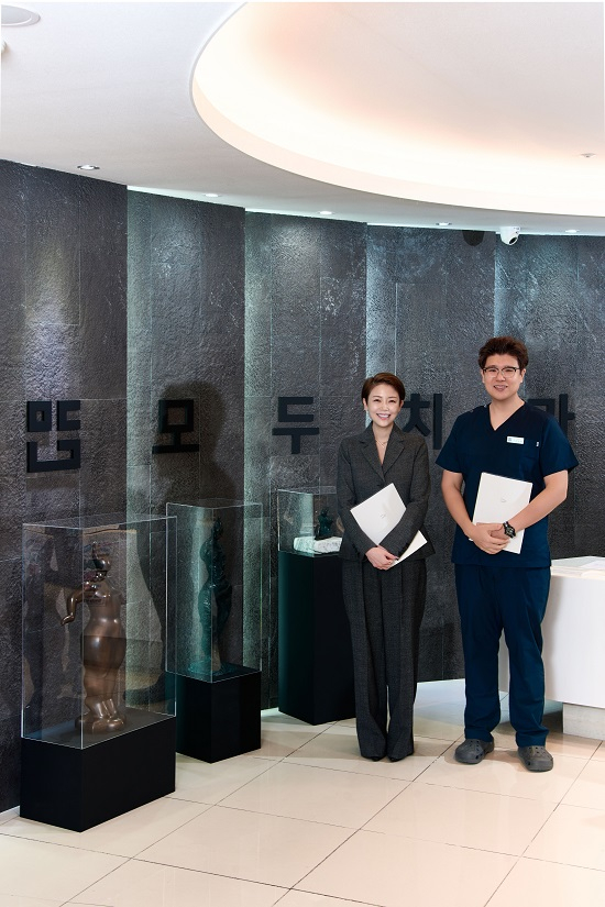 샤아트컴퍼니 대표: 박진희 / 모두치과의원 대표원장: 이장원