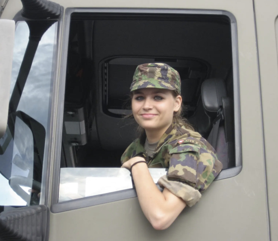 여성 병역의무를 제안한 노에미 로텐. 군 생활 당시 사진이다. 사진 SWI