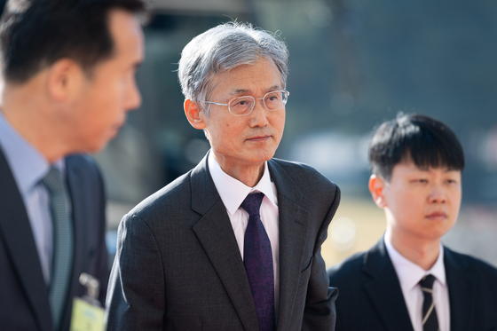 조희대 대법원장이 지난달 4일 서울 여의도 국회에서 내년도 정부 예산안에 대한 시정연설에 참석하기 위해 이동하고 있다. 국회사진기자단