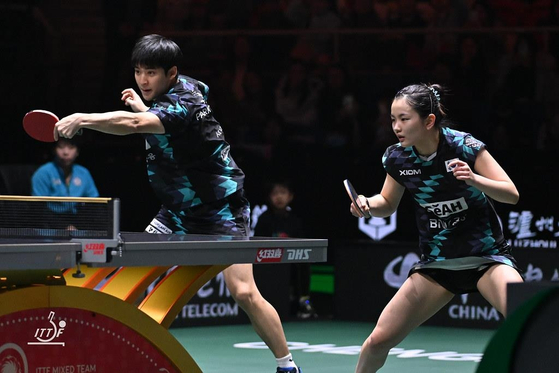 ITTF 혼성단체 월드컵에 출전한 한국의 박강현-김나영 조가 미국 선수들을 상대로 완승을 거뒀다. 사진 ITTF SNS 캡처