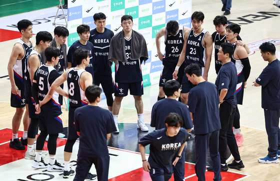 전희철 감독은 현역 시절 중국을 꺾고 아시안게임 금메달을 땄다. 뉴스1