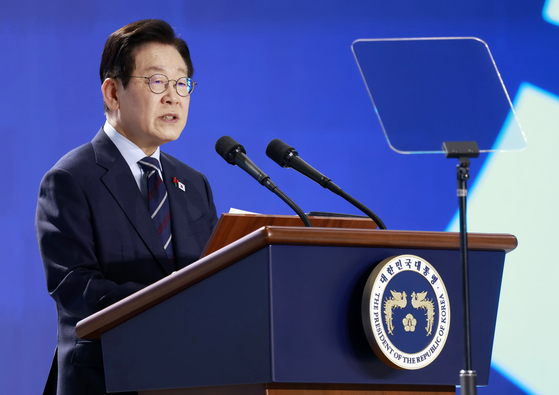 민주평화통일자문회의 의장인 이재명 대통령이 2일 경기 고양시 킨텍스에서 열린 제22기 민주평통 출범식에서 의장연설을 하고 있다. 연합뉴스