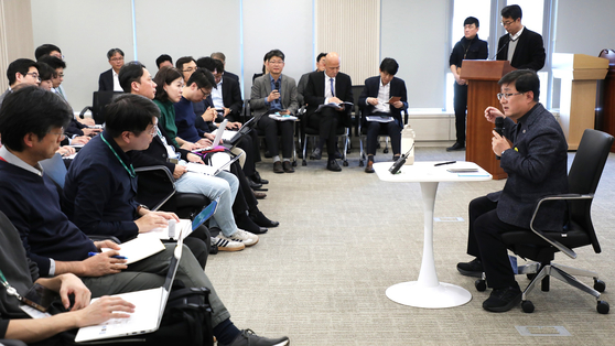 김성환 기후에너지환경부 장관이 1일 정부세종청사에서 열린 기자간담회에서 발언하고 있다. 사진 기후에너지환경부