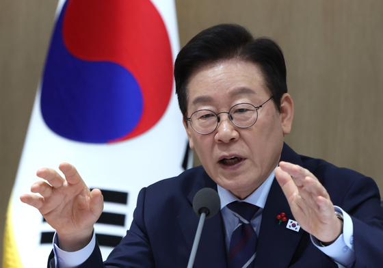 이재명 대통령이 2일 서울 용산 대통령실청사에서 열린 국무회의에서 모두발언을 하고 있다. 대통령실사진기자단