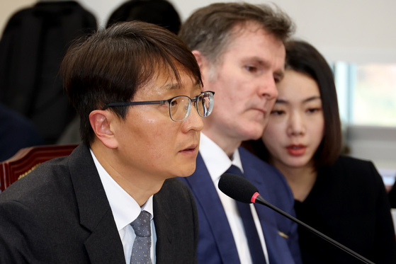 3일 오후 국회 정무위원회에’서 쿠팡 개인정보 유출' 긴급질의가 진행되고 있다. 박대준 쿠팡 대표이사가 의원 질의에 답하고 있다. 장진영 기자