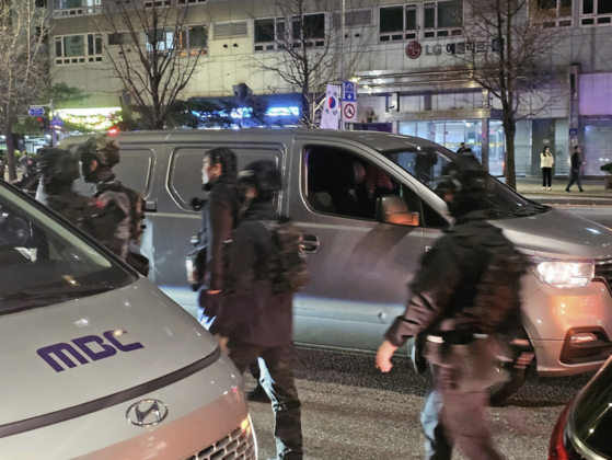 12.3 계엄 당시 진성민(56)씨가 국회 앞에서 찍은 707 대원들의 사진. 사진 진씨