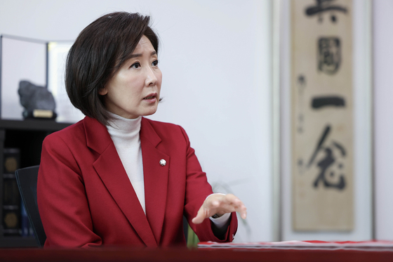 나경원 국민의힘 의원이 2일 오전 국회 의원회관 사무실에서 중앙일보와 인터뷰하고 있다. 임현동 기자. 