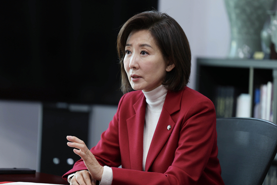 나경원 국민의힘 의원이 2일 오전 국회 의원회관 사무실에서 중앙일보와 인터뷰하고 있다. 임현동 기자. 