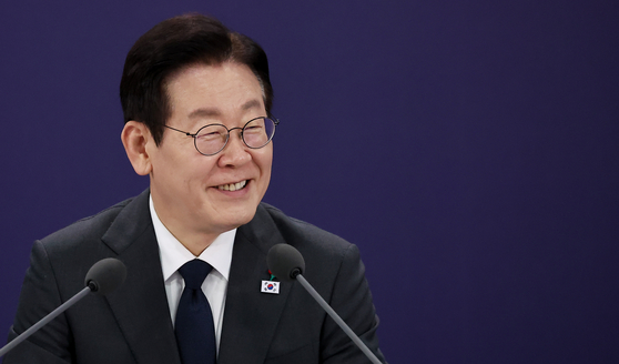 이재명 대통령이 5일 충남 천안시 한국기술교육대학교에서 열린 '충남의 마음을 듣다' 타운홀미팅에서 발언하고 있다. 연합뉴스