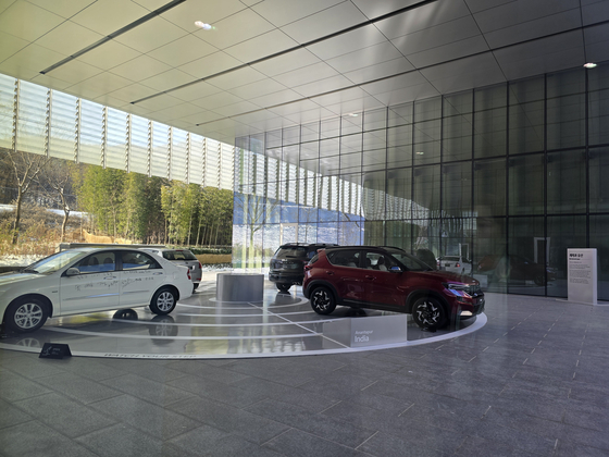 기아는 진출 국가별로 현지 모델을 생산해 현지화했다. 인도는 쏘넷, 미국은 텔루라이드, 슬로바키아는 씨드가 대표적이다. 이수정 기자