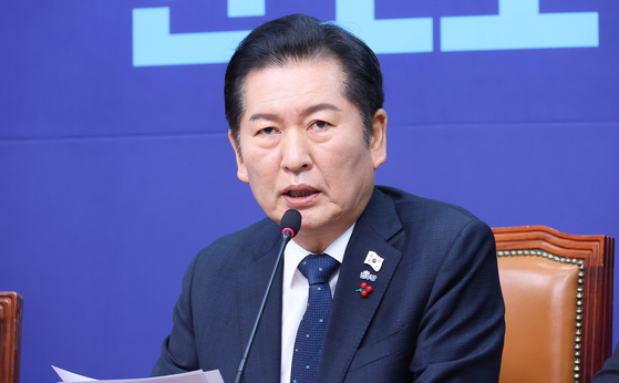 정청래 더불어민주당 대표가 5일 국회에서 열린 최고위원회의에서 모두발언을 하고 있다. 임현동 기자