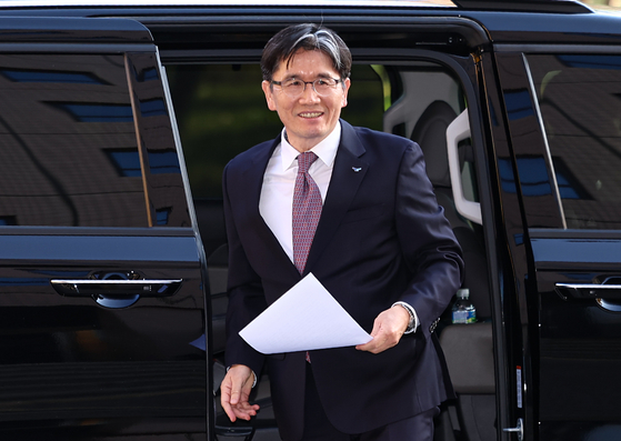 오동운 고위공직자범죄수사처장이 지난달 11일 정부과천청사 공수처로 출근하고 있다. 뉴스1