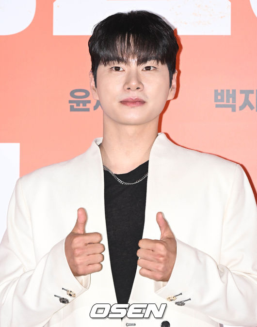 [OSEN=조은정 기자]14일 오후 서울 용산구 CGV용산아이파크몰에서 영화 '웅남이(감독 박성광)’ 언론배급시사회가 열렸다.배우 이이경이 포즈를 취하고 있다. 2023.03.14 /cej@osen.co.kr