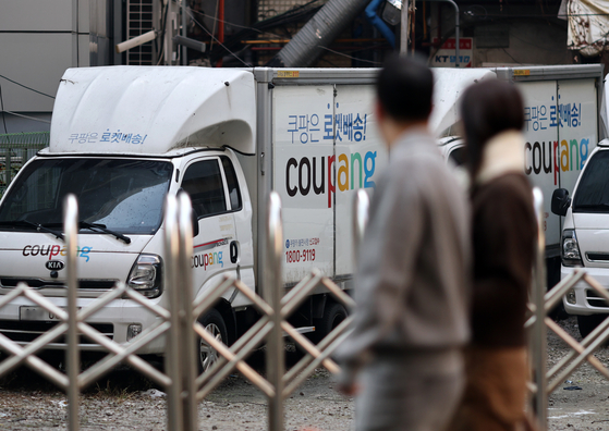 7일 서울 시내 쿠팡 배송차량 모습. 연합뉴스