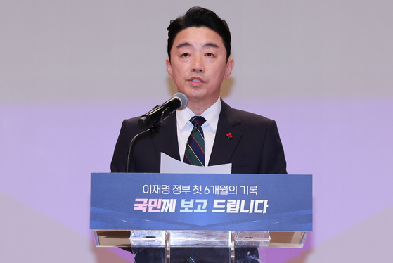 강훈식 대통령 비서실장이 7일 서울 용산 대통령실 청사에서 열린 '이재명 정부 출범 6개월 성과 간담회'에서 발언하고 있다. 뉴스1