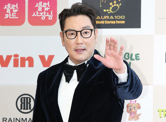 '소년범 논란'이 불거진 배우 조진웅이 은퇴를 선언했다. 뉴스1