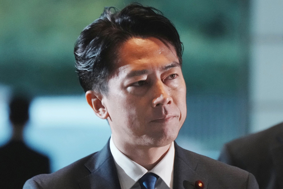 고이즈미 신지로 일본 방위상. AFP=연합뉴스 [출처:중앙일보] https://www.joongang.co.kr/article/25383000