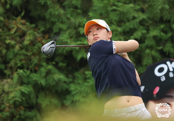 방신실은 이틀 연속 고전하며 공동 96위로 3라운드 일정을 시작한다. 사진 KLPGA