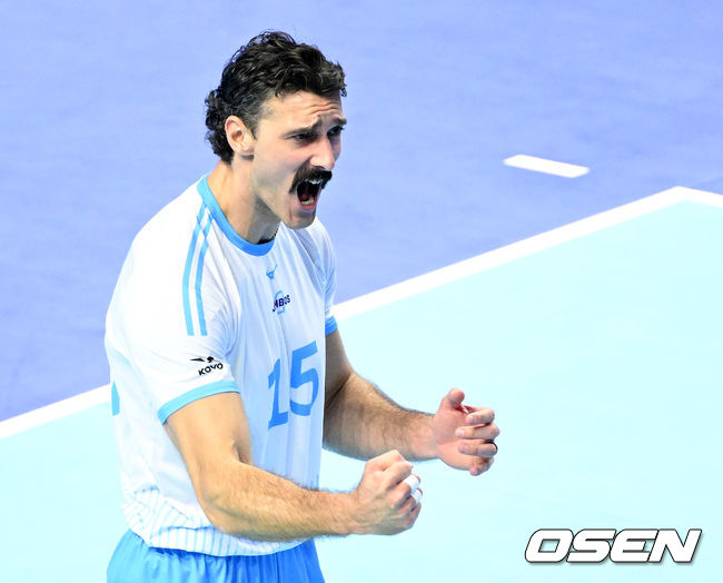 서브 득점에 뜨거운 환호