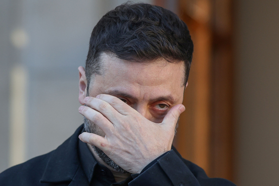 우크라이나의 볼로디미르 젤렌스키 대통령이 지난 2일 마이클 마틴 아일랜드 총리와의 회담 후 공동 기자회견에서 발언하고 있다. APF=연합뉴스