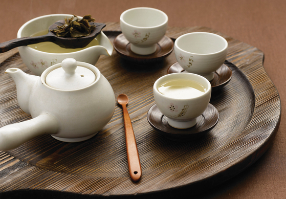 차 한 잔에는 시간이 녹아 있다. 단순한 음료가 아닌 한 모금의 호흡이다. 사진 한식진흥원 