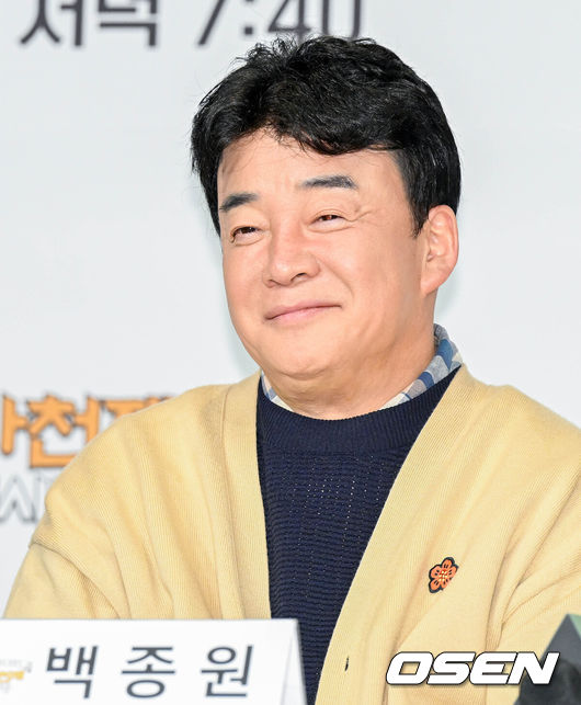 [OSEN=조은정 기자] tvN 새 예능프로그램 '장사천재 백종원' 제작 발표회가 29일 오전서울 마포구 도화동 서울가든호텔에서 열렸다.백종원이 질의응답 시간을 갖고 있다. 2023.03.29 /cej@osen.co.kr