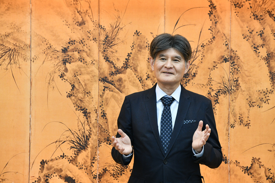 지난 6월 24일 관월당의 국내 귀환과 관련한 언론공개회 후 별도 간담회에서 기자들의 질문에 답하고 있는 사토 다카오(佐藤孝雄·62) 고토쿠인(高德院·고덕원) 주지. 사진 국가유산청