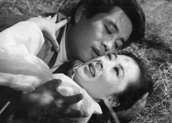 영화 '여자하숙생'(1969)에 출연한 배우 김지미. 사진 중앙포토